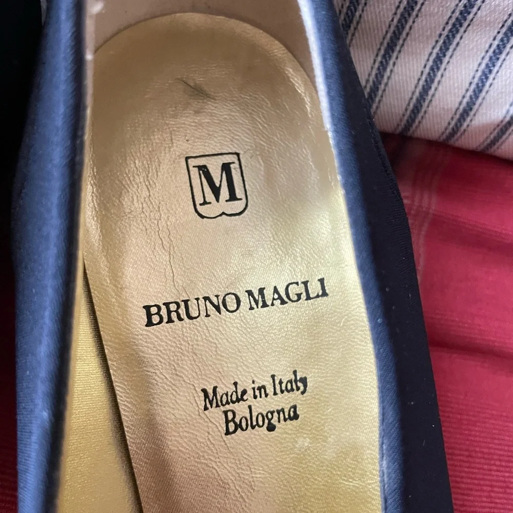 BRUNO MAGLI Made in Italy Square Toe Low Satin Pump in Midnight Navy 8 AA NWOB - Picture 3 of 7